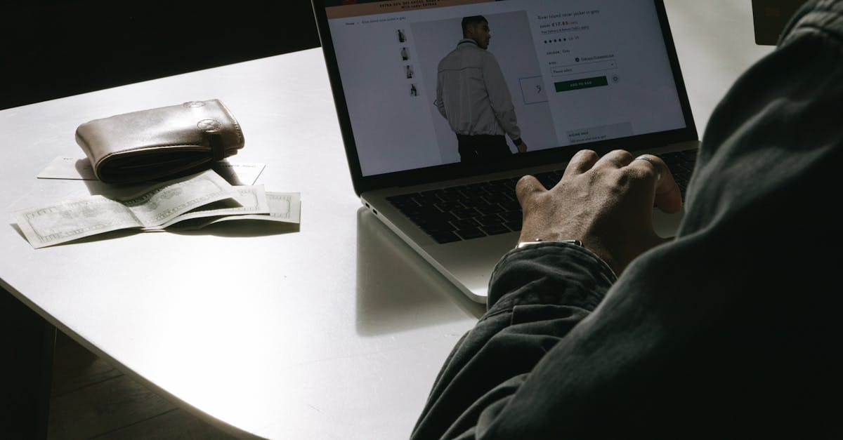 Memahami Perubahan Cara Belanja di Era Digital: Dari Toko Fisik ke Layar Ponsel