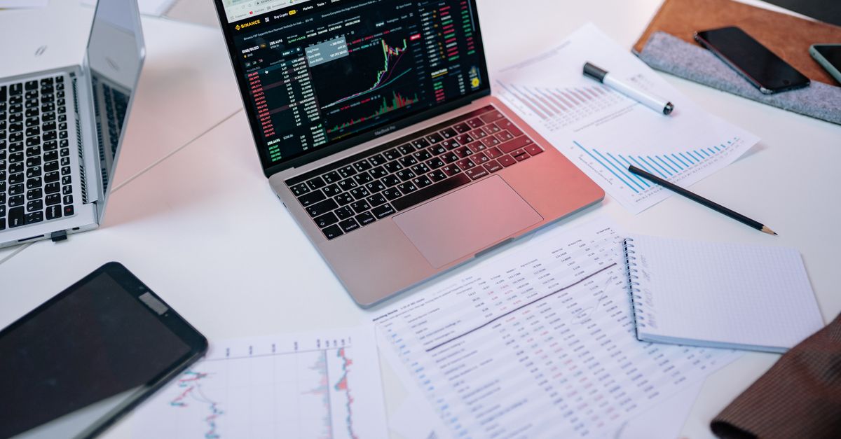 Mau Bikin Aplikasi atau Jualan Online? Pahami Dulu Aturan dan Wadah Digitalnya
