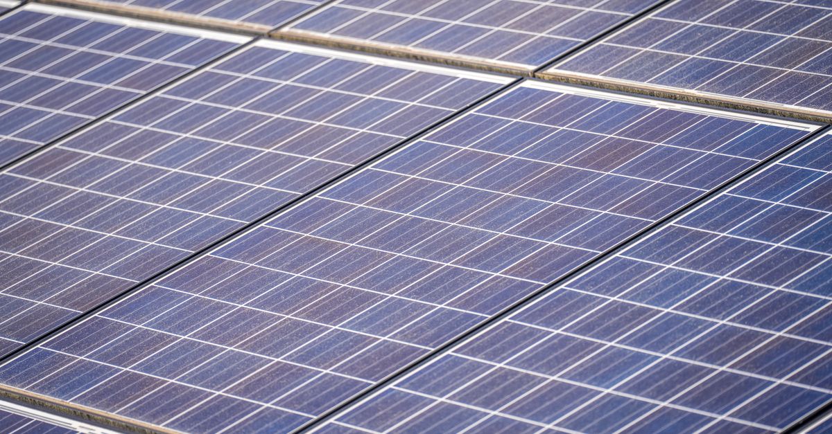 Mengenal Panel Surya Tandem yang Bikin Listrik Rumah Makin Irit