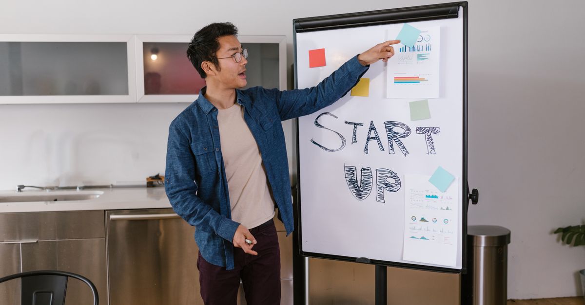 Mengenal Jalur Pendanaan Startup dan Rahasia Sukses Program Akselerator