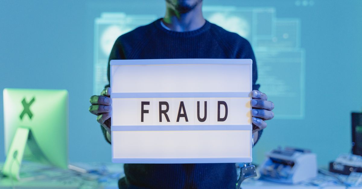 Menjaga Uang Tetap Aman: Cara AI Mengendus Penipuan Digital Sebelum Kejadian